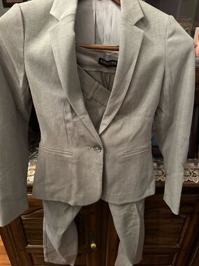 Express Light Gray Women's Suit Blazer & Pants